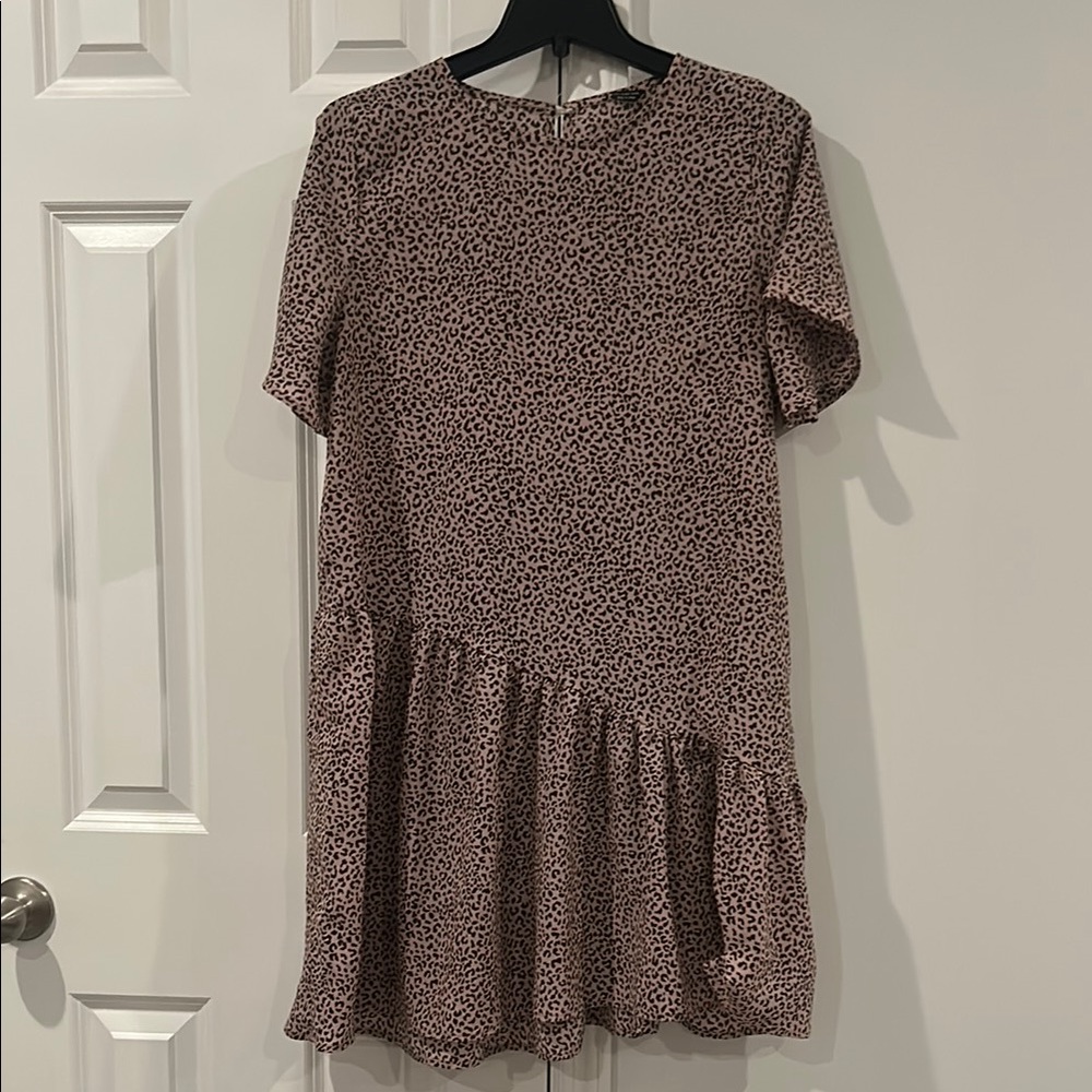 Women's Small Dress Shift Animal Print Tiered Short Sleeve Pullover